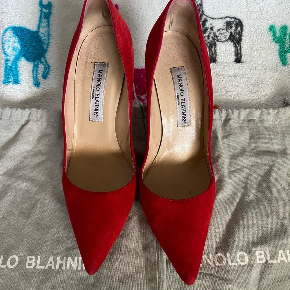 Manolo Blahnik Red Suede Heels 👠 Stunning